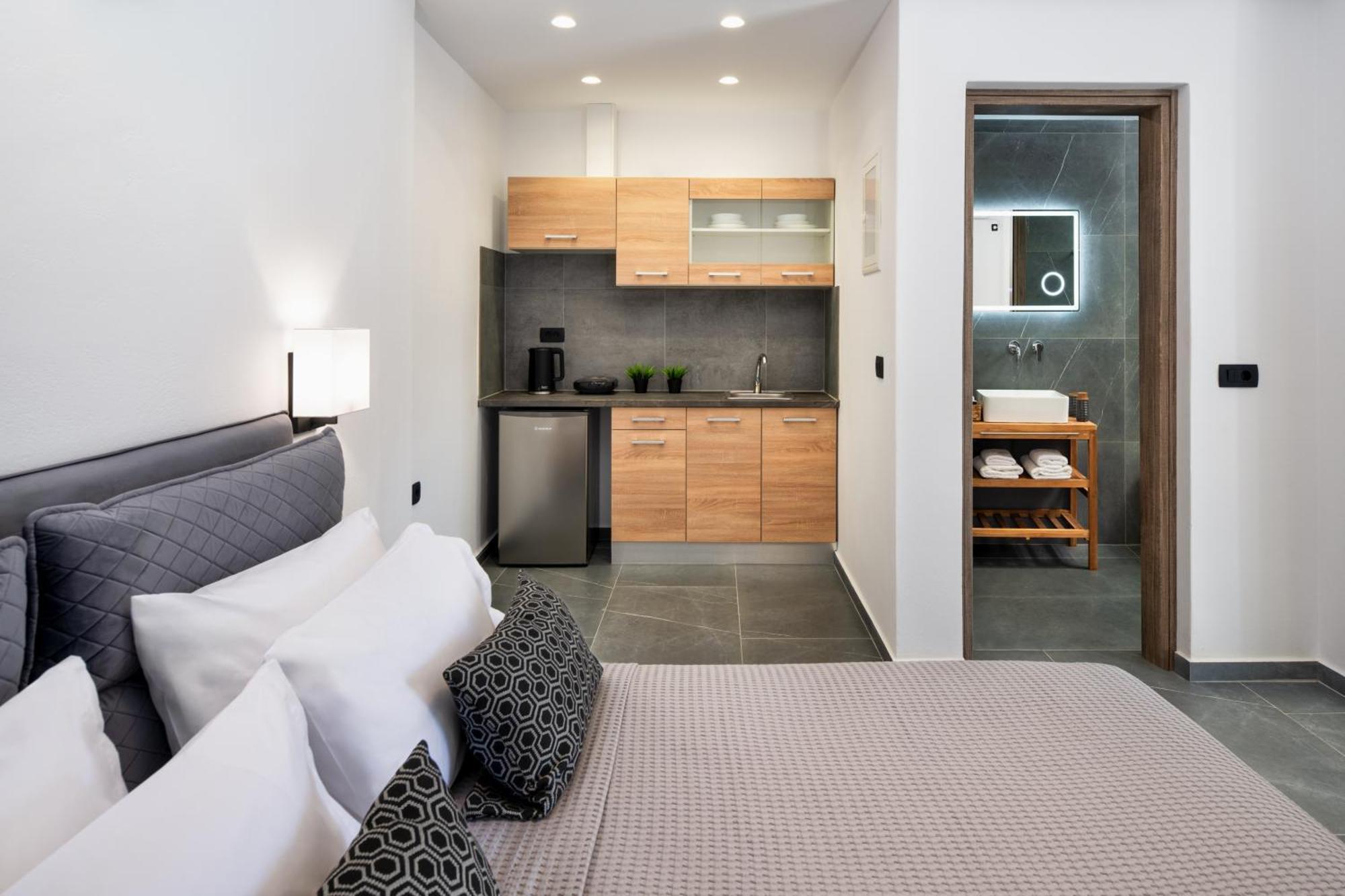 Potamida Suites Вотон Экстерьер фото